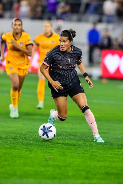Angel City Answers Early Blow to Beat Houston Dash and Stay Perfect